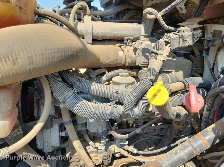 image for item JO9462 2012 International DuraStar 4400 bucket truck