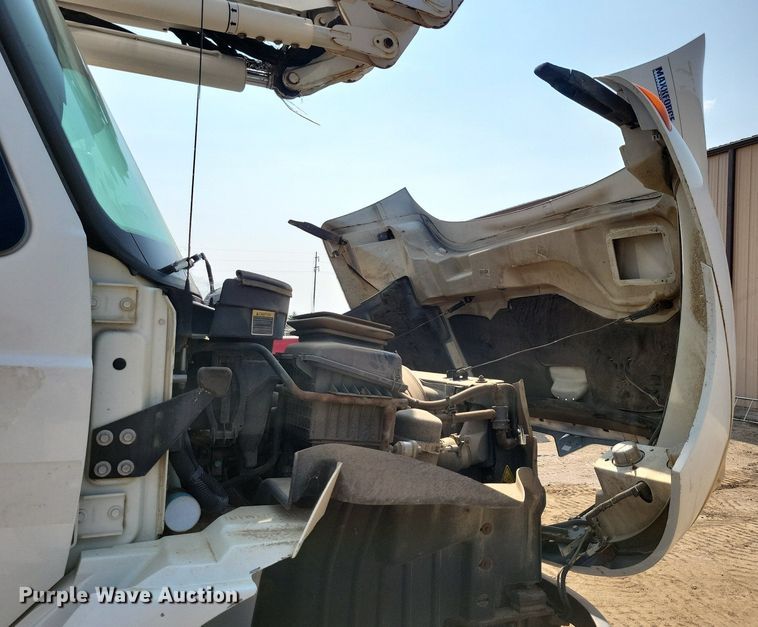 image for item JO9462 2012 International DuraStar 4400 bucket truck