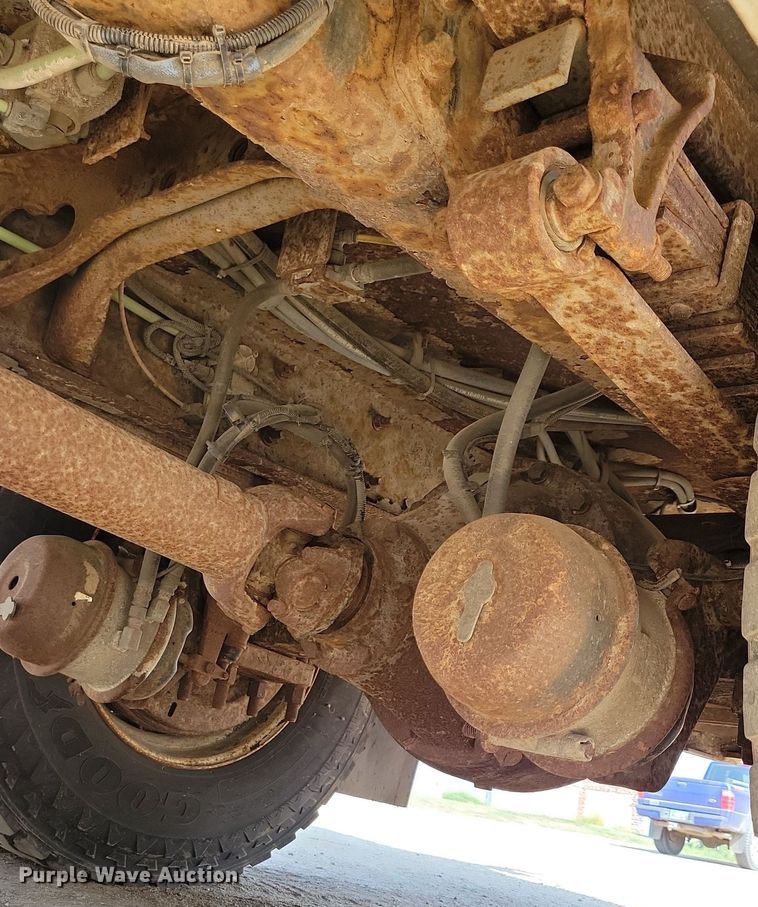 image for item JO9462 2012 International DuraStar 4400 bucket truck