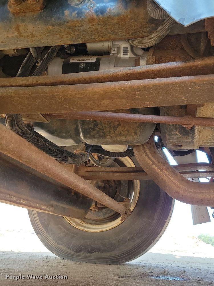 image for item JO9462 2012 International DuraStar 4400 bucket truck