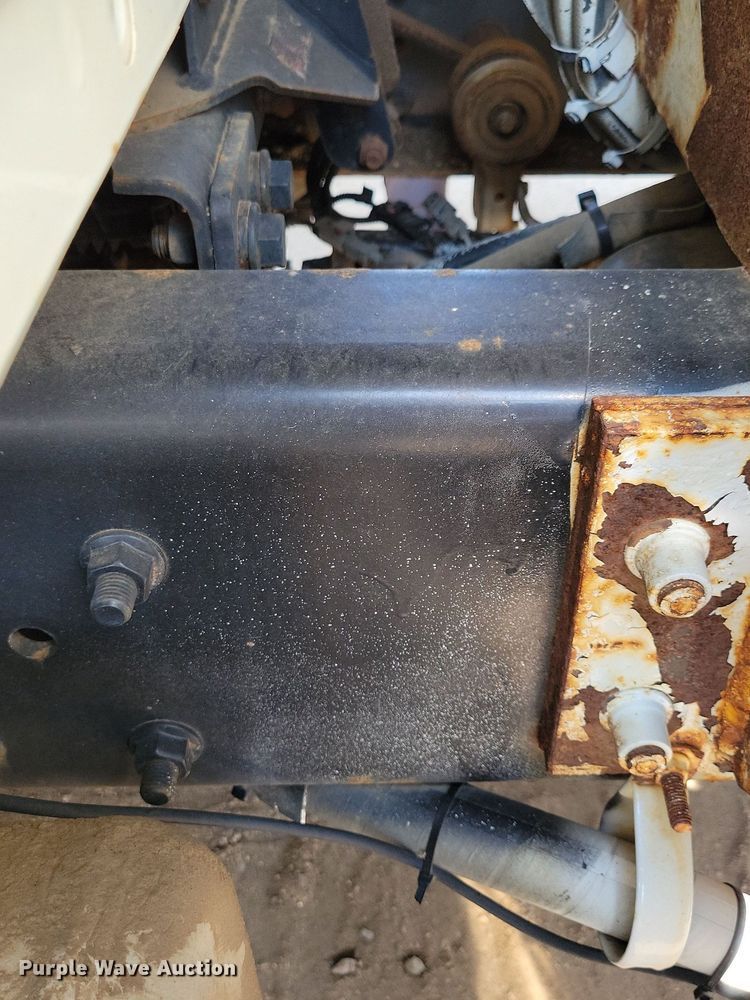 image for item JO9462 2012 International DuraStar 4400 bucket truck