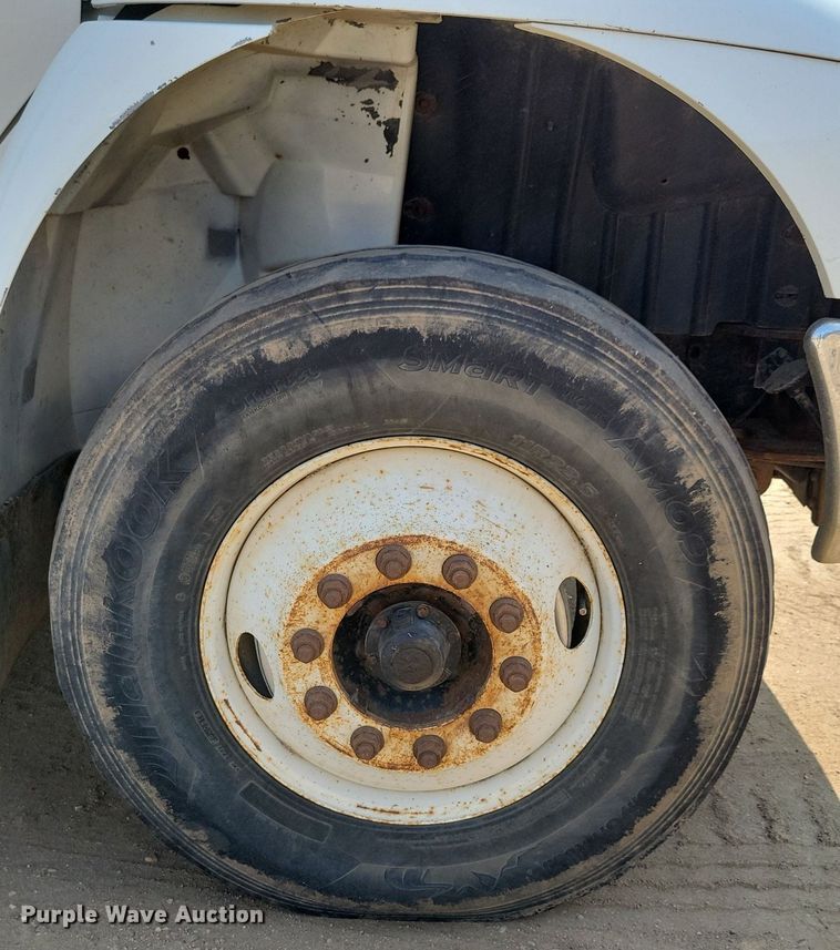 image for item JO9462 2012 International DuraStar 4400 bucket truck