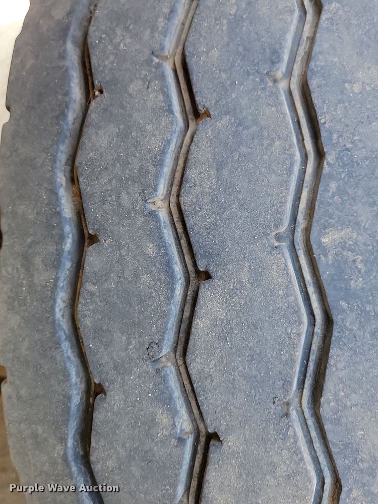 image for item JO9462 2012 International DuraStar 4400 bucket truck