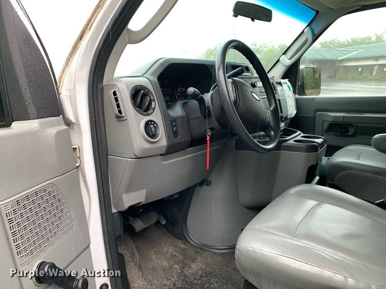 image for item JT9780 2014 Ford Econoline E350 Super Duty XL van