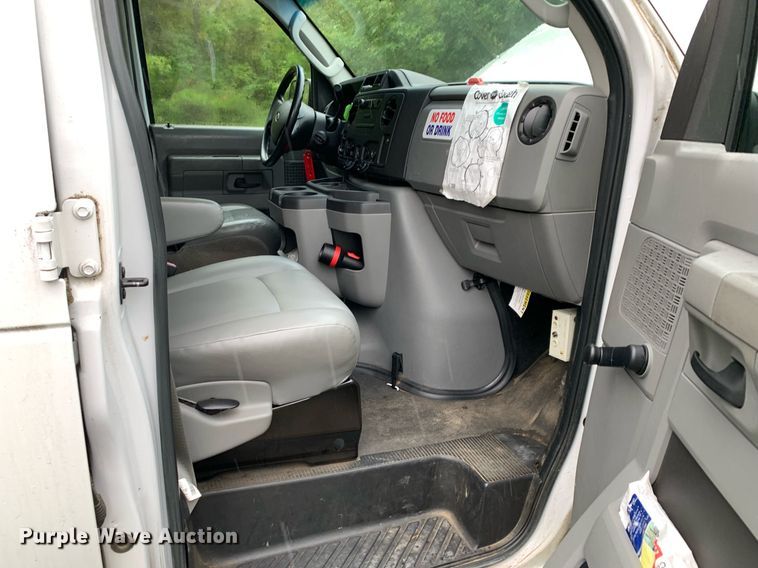 image for item JT9780 2014 Ford Econoline E350 Super Duty XL van