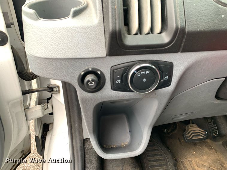 image for item JT9783 2017 Ford  Transit 350 van