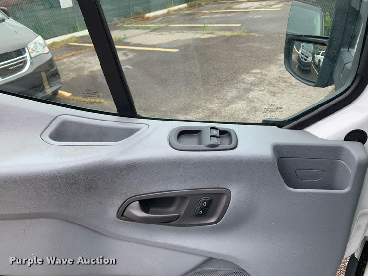 image for item JT9783 2017 Ford  Transit 350 van