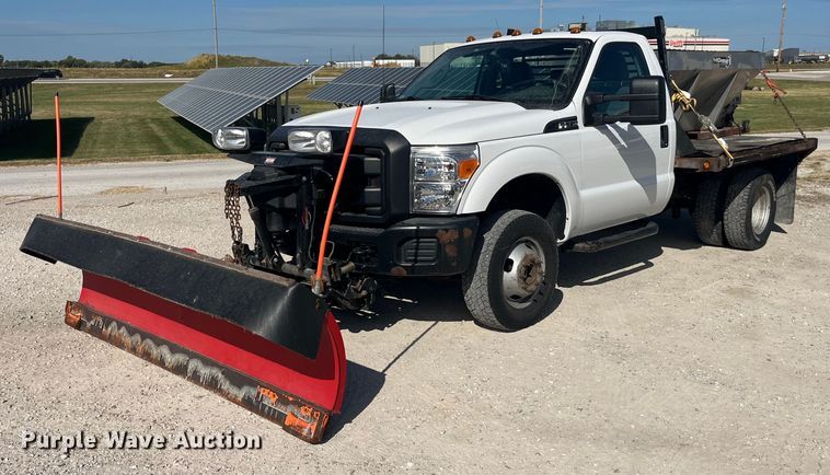 image for item LC9162 2014 Ford F350 Super Duty XL flatbed pickup truck