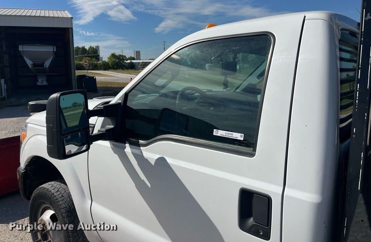 image for item LC9162 2014 Ford F350 Super Duty XL flatbed pickup truck