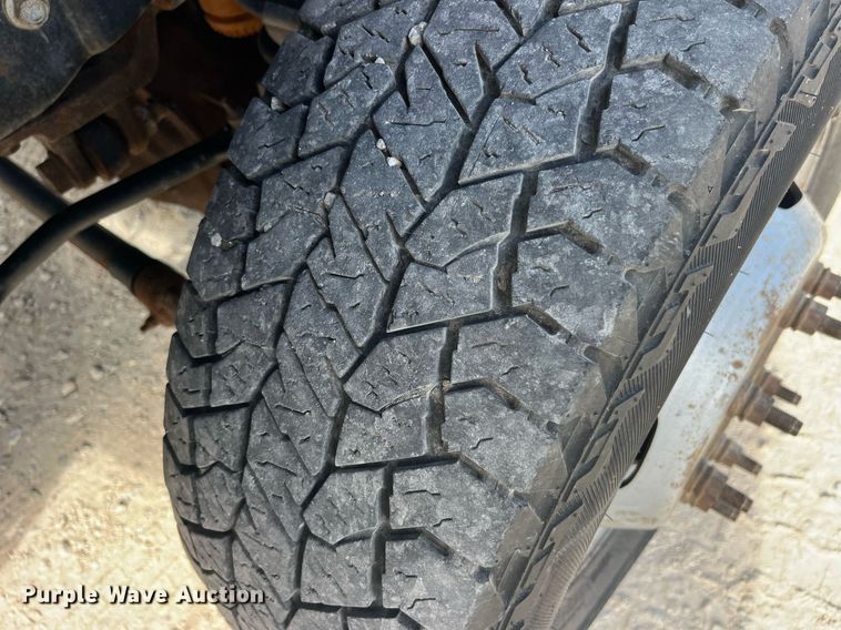 image for item LC9162 2014 Ford F350 Super Duty XL flatbed pickup truck