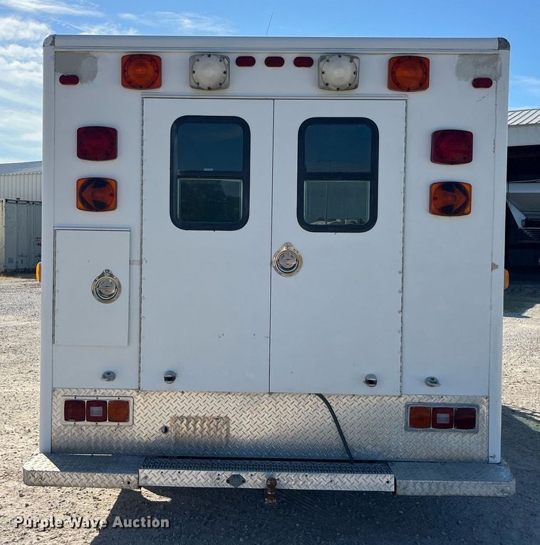 image for item LC9163 1993 Ford E350 ambulance