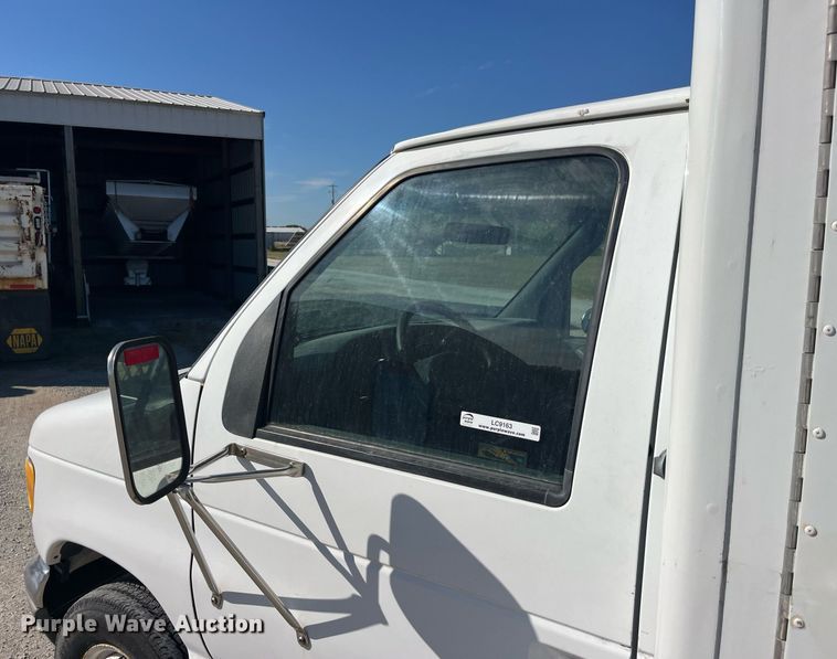 image for item LC9163 1993 Ford E350 ambulance