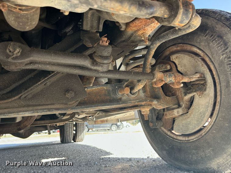 image for item LC9163 1993 Ford E350 ambulance