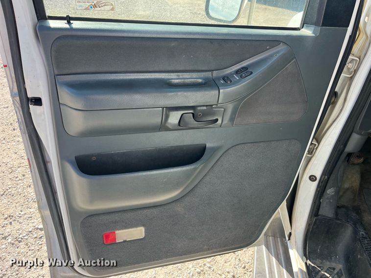 image for item LC9163 1993 Ford E350 ambulance