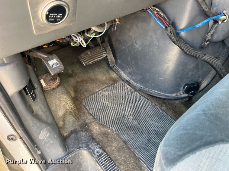 image for item LC9163 1993 Ford E350 ambulance