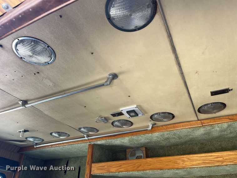 image for item LC9163 1993 Ford E350 ambulance