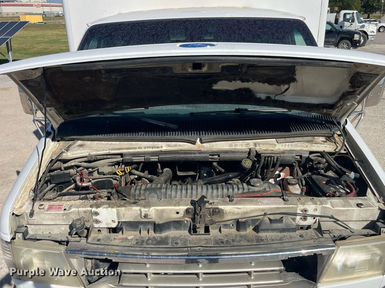 image for item LC9163 1993 Ford E350 ambulance