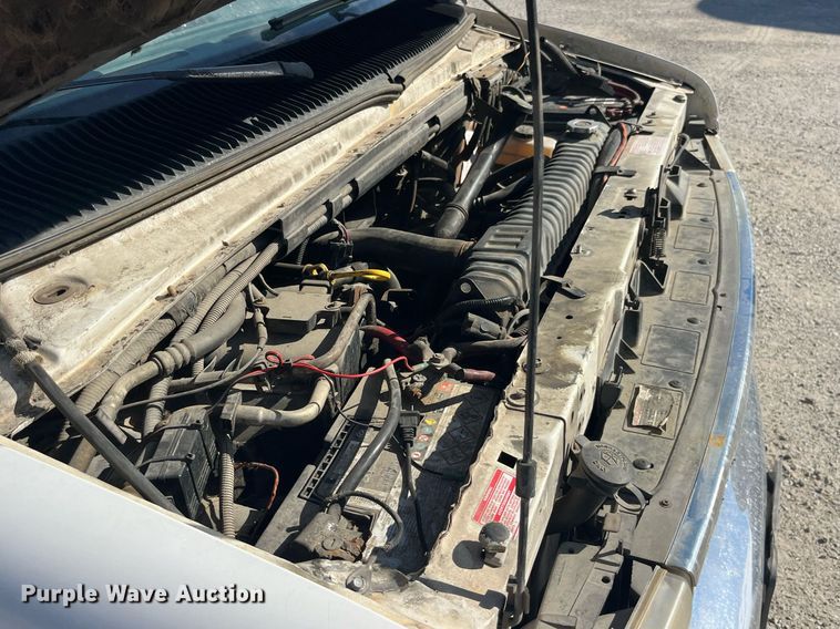 image for item LC9163 1993 Ford E350 ambulance