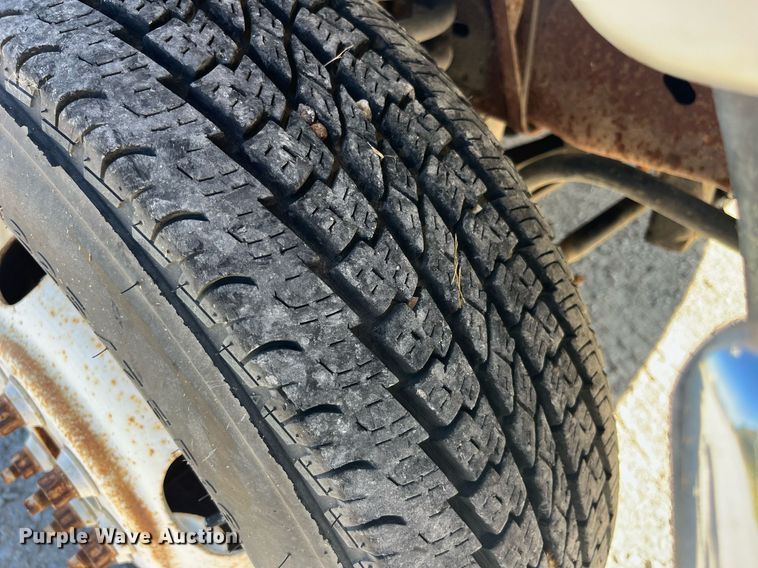 image for item LC9163 1993 Ford E350 ambulance