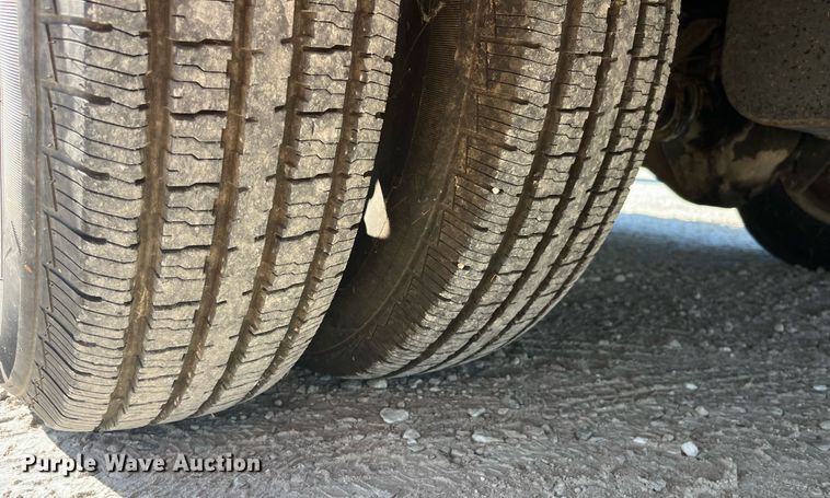 image for item LC9163 1993 Ford E350 ambulance