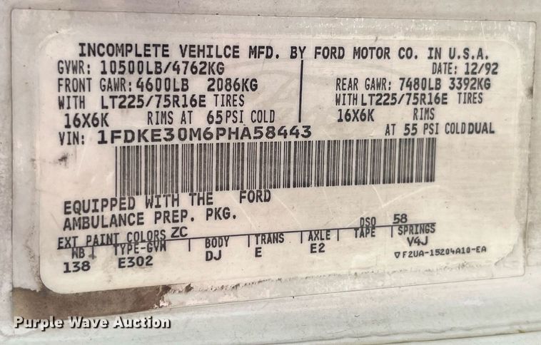 image for item LC9163 1993 Ford E350 ambulance