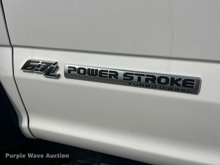 image for item LC9188 2018 Ford F450 Super Duty XL SuperCab flatbed truck