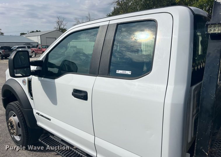 image for item LC9188 2018 Ford F450 Super Duty XL SuperCab flatbed truck
