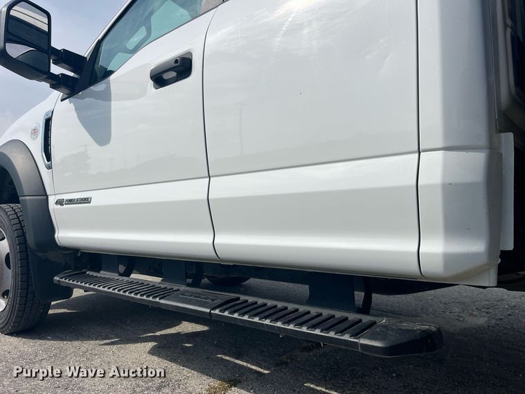 image for item LC9188 2018 Ford F450 Super Duty XL SuperCab flatbed truck