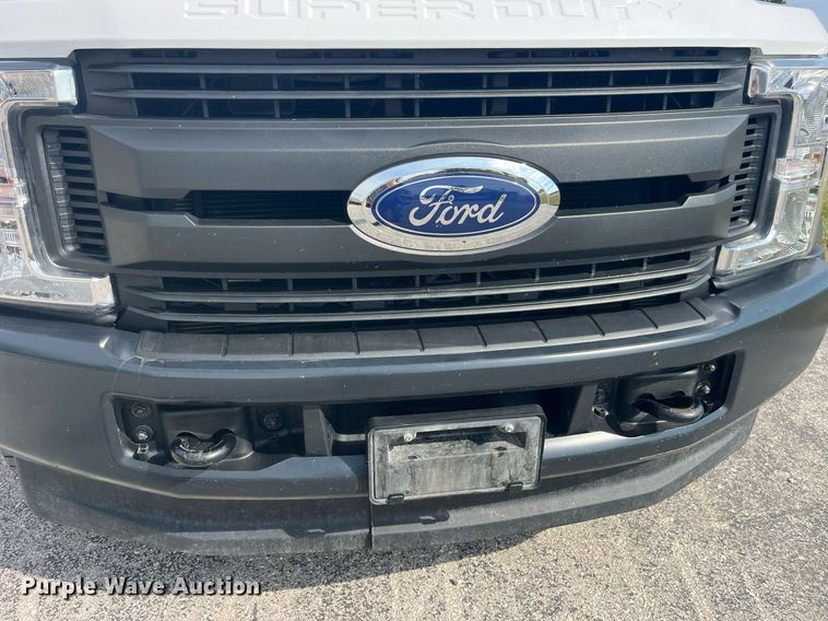 image for item LC9188 2018 Ford F450 Super Duty XL SuperCab flatbed truck