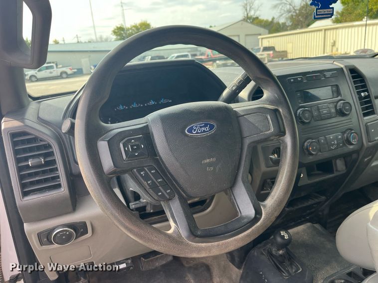 image for item LC9188 2018 Ford F450 Super Duty XL SuperCab flatbed truck