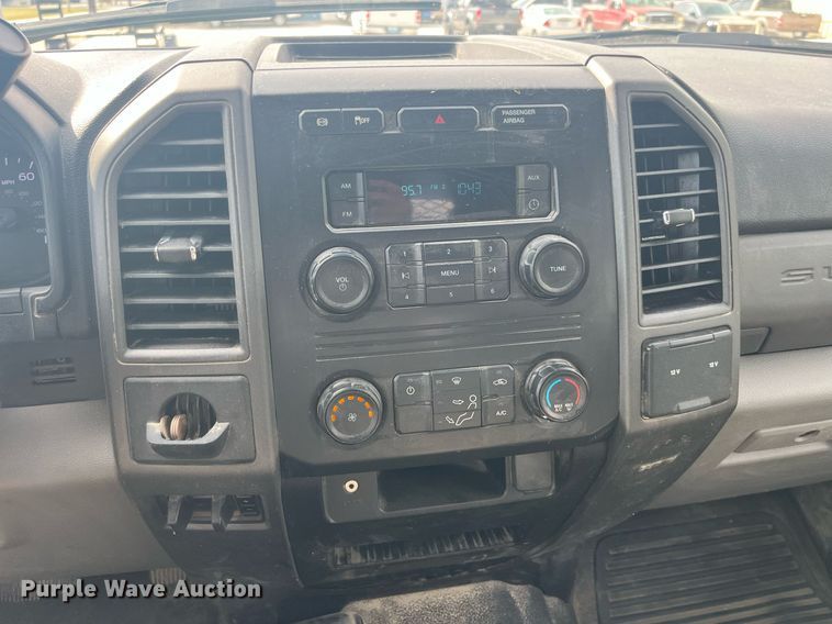 image for item LC9188 2018 Ford F450 Super Duty XL SuperCab flatbed truck