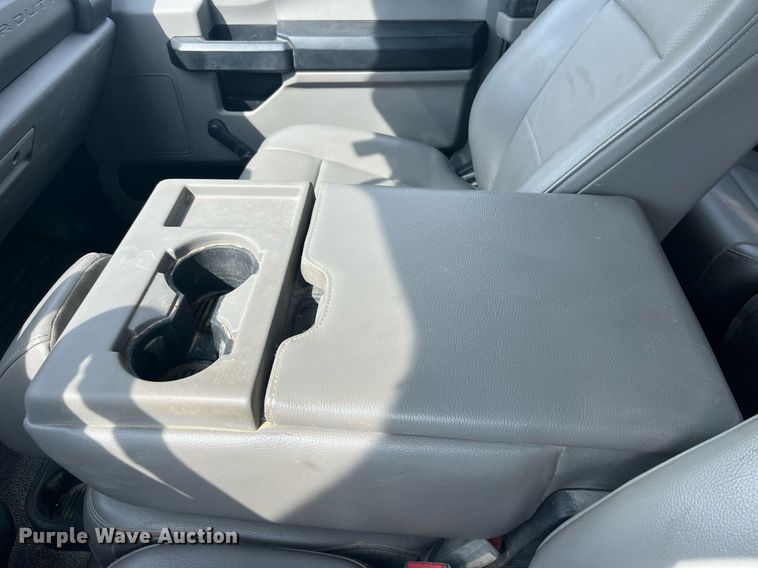 image for item LC9188 2018 Ford F450 Super Duty XL SuperCab flatbed truck