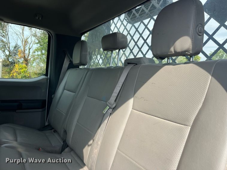 image for item LC9188 2018 Ford F450 Super Duty XL SuperCab flatbed truck