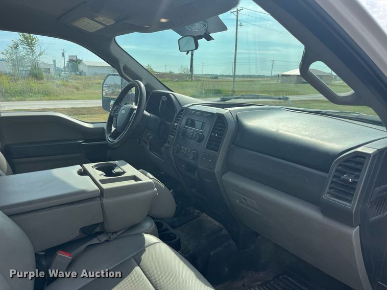 image for item LC9188 2018 Ford F450 Super Duty XL SuperCab flatbed truck