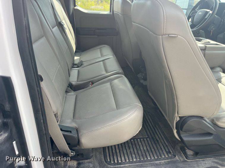 image for item LC9188 2018 Ford F450 Super Duty XL SuperCab flatbed truck