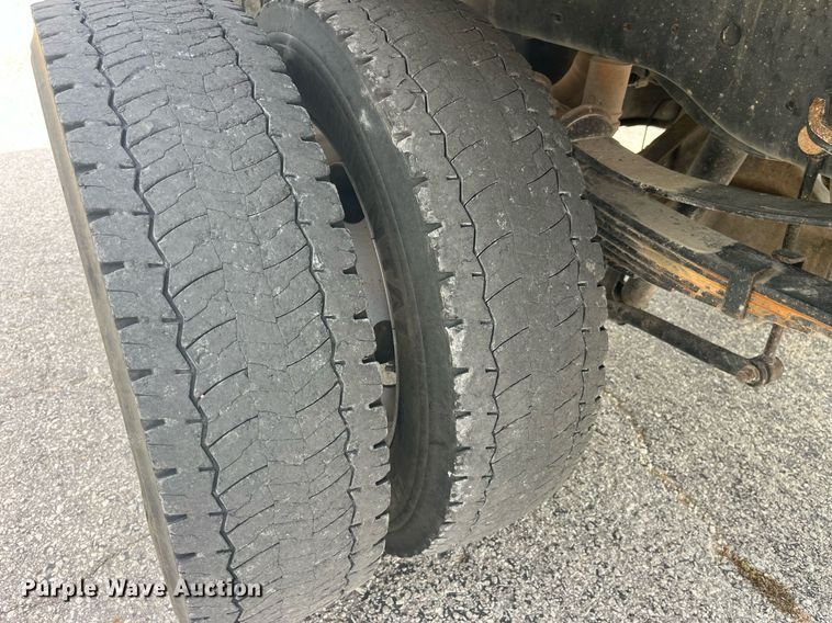 image for item LC9188 2018 Ford F450 Super Duty XL SuperCab flatbed truck