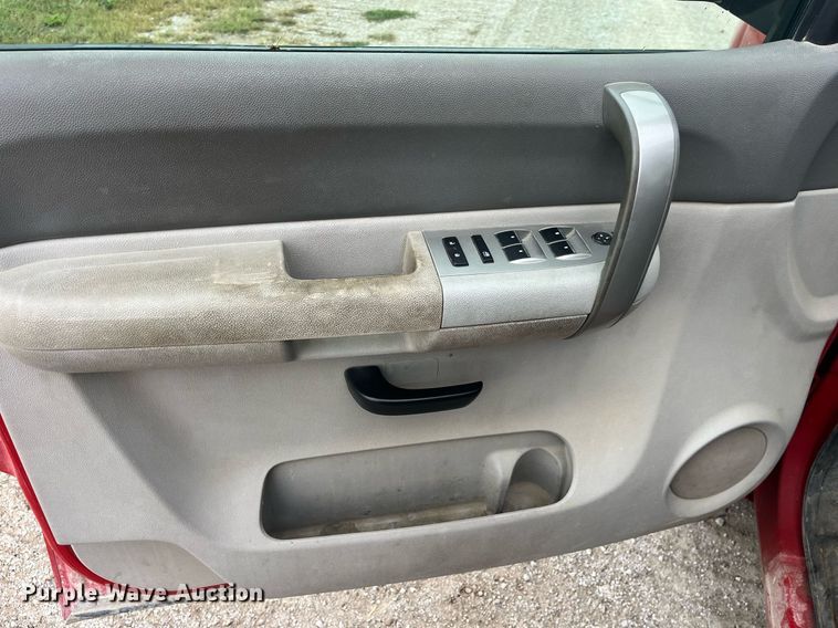 image for item LC9197 2007 Chevrolet Silverado 1500 Crew Cab pickup truck