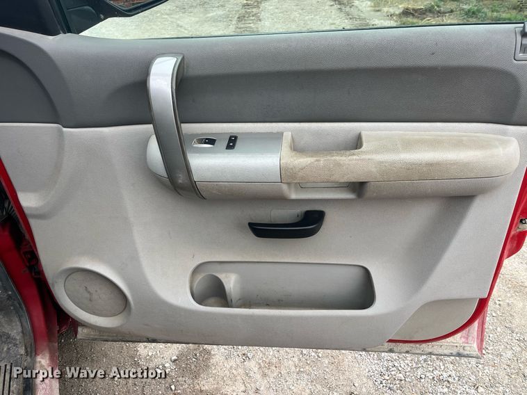 image for item LC9197 2007 Chevrolet Silverado 1500 Crew Cab pickup truck