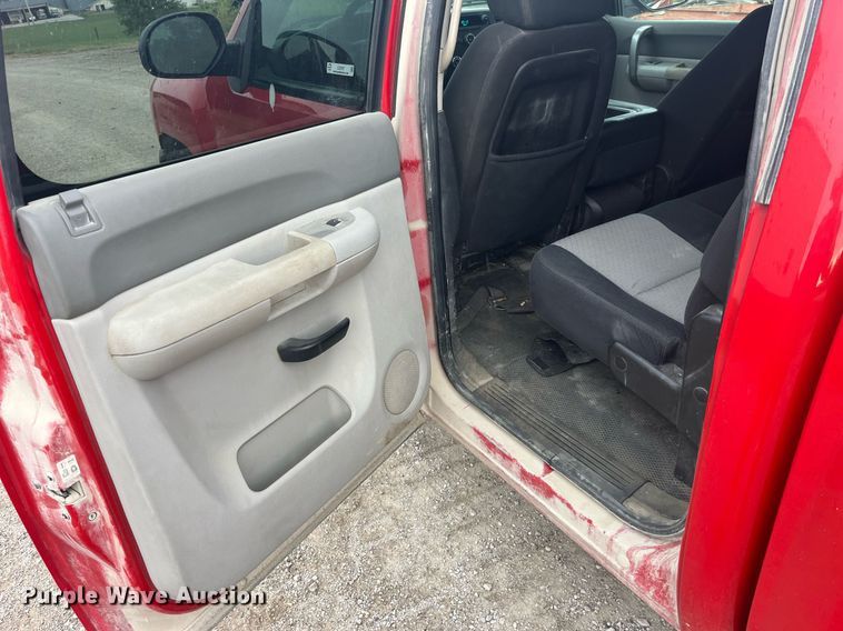 image for item LC9197 2007 Chevrolet Silverado 1500 Crew Cab pickup truck