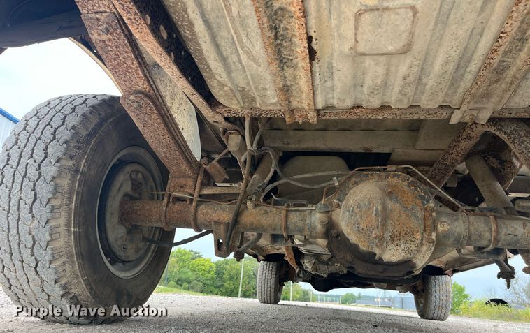 image for item LC9198 1996 Ford F150 pickup truck