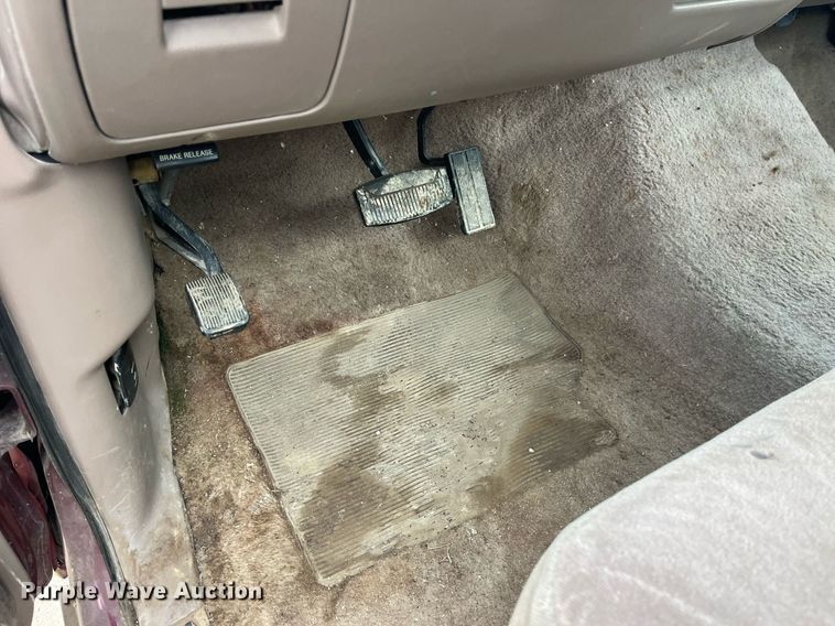 image for item LC9198 1996 Ford F150 pickup truck