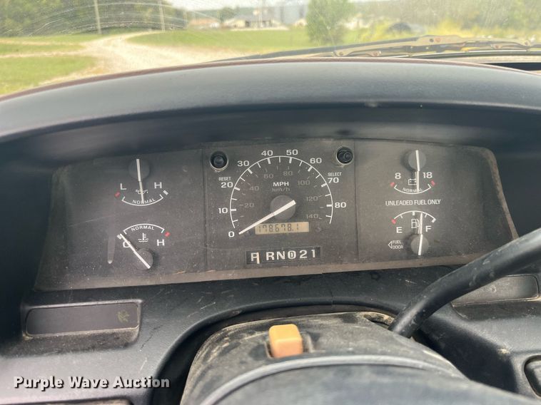 image for item LC9198 1996 Ford F150 pickup truck