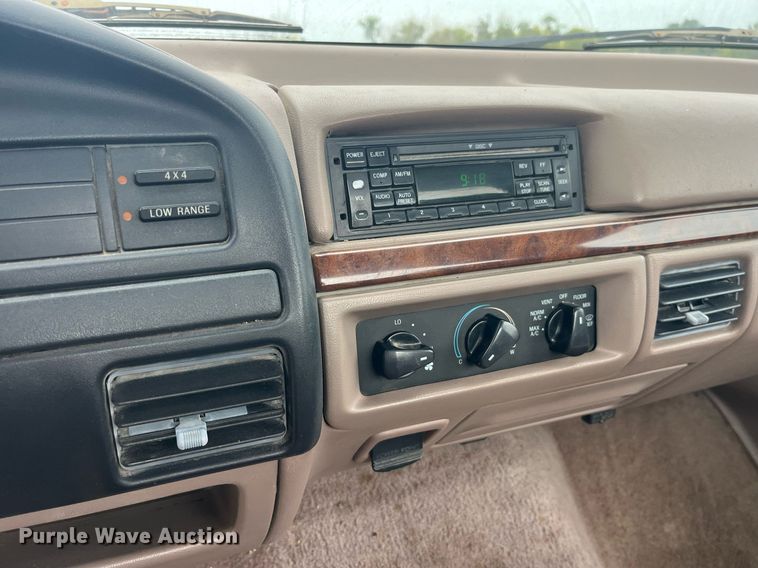 image for item LC9198 1996 Ford F150 pickup truck