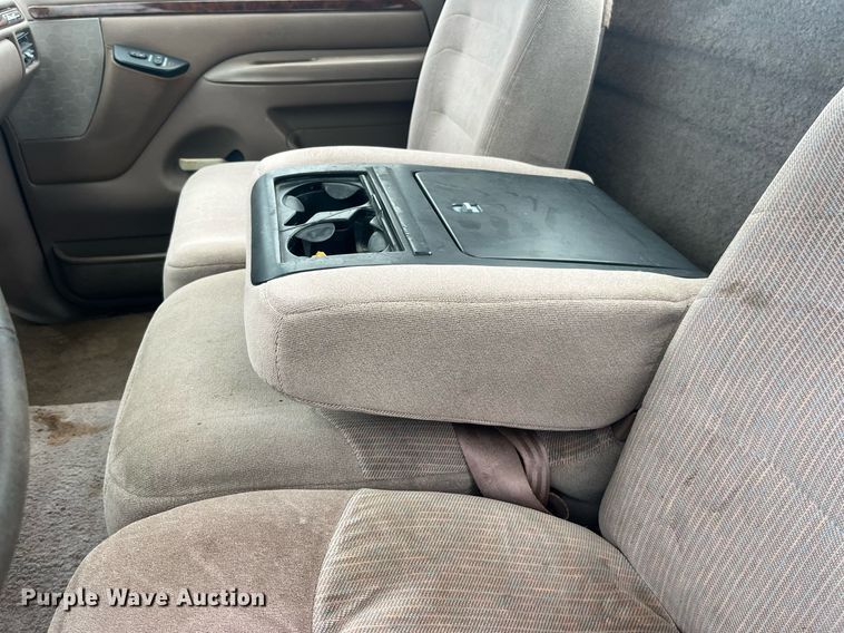 image for item LC9198 1996 Ford F150 pickup truck