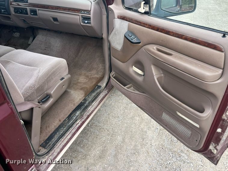 image for item LC9198 1996 Ford F150 pickup truck