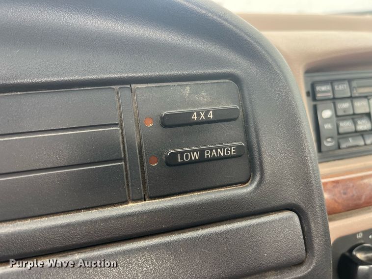 image for item LC9198 1996 Ford F150 pickup truck