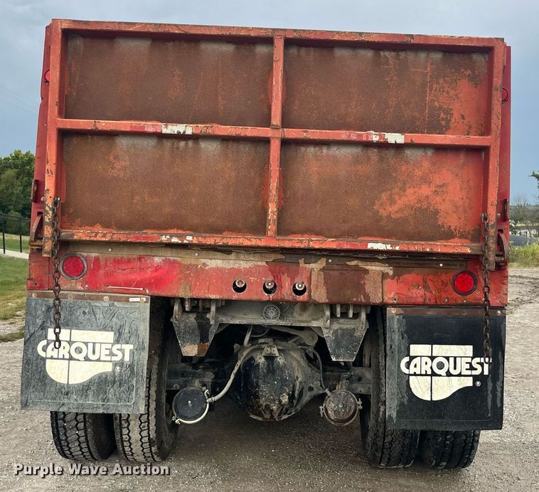 image for item LC9199 1988 International  F2574 dump truck