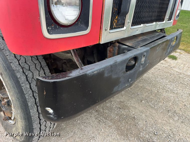 image for item LC9199 1988 International  F2574 dump truck