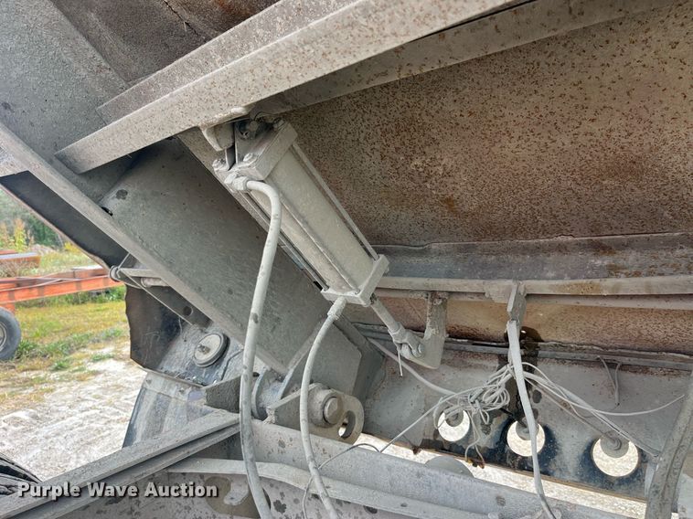 image for item LC9199 1988 International  F2574 dump truck