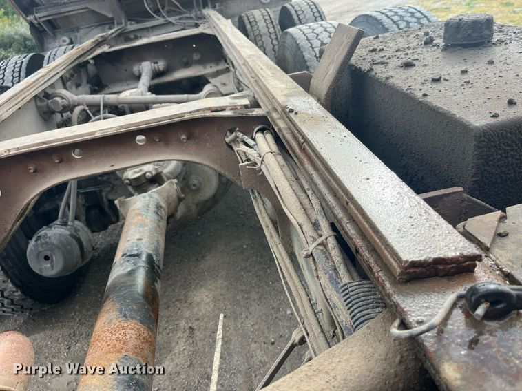 image for item LC9199 1988 International  F2574 dump truck